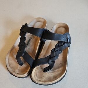 Cushionaire Black Thong Sandals